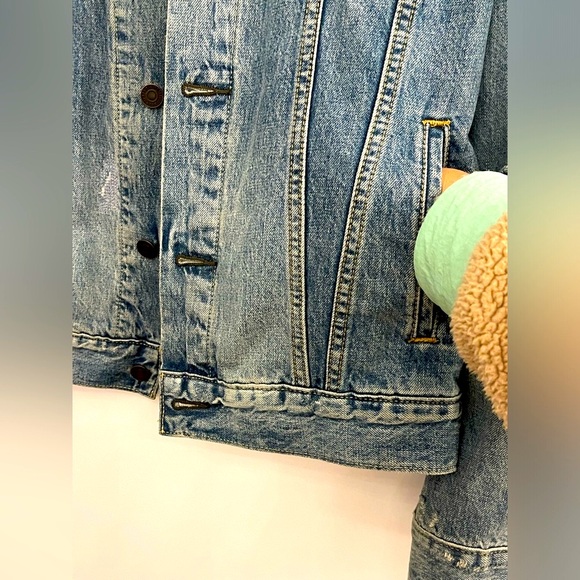 LEVI x SoulCycle LIMITED EDITION distressed jean jacket with skull graffiti - Picture 3 of 10